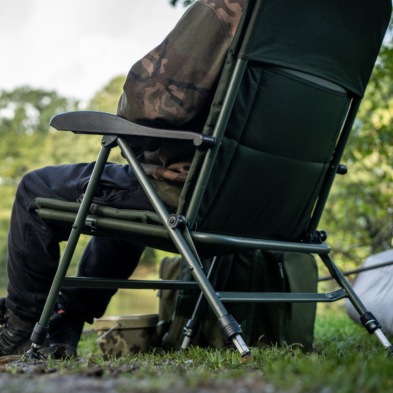 Daiwa Black Widow Adjustable Arm Chair