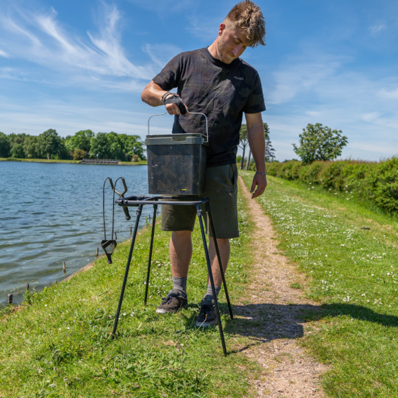 Avid Carp Bait Station