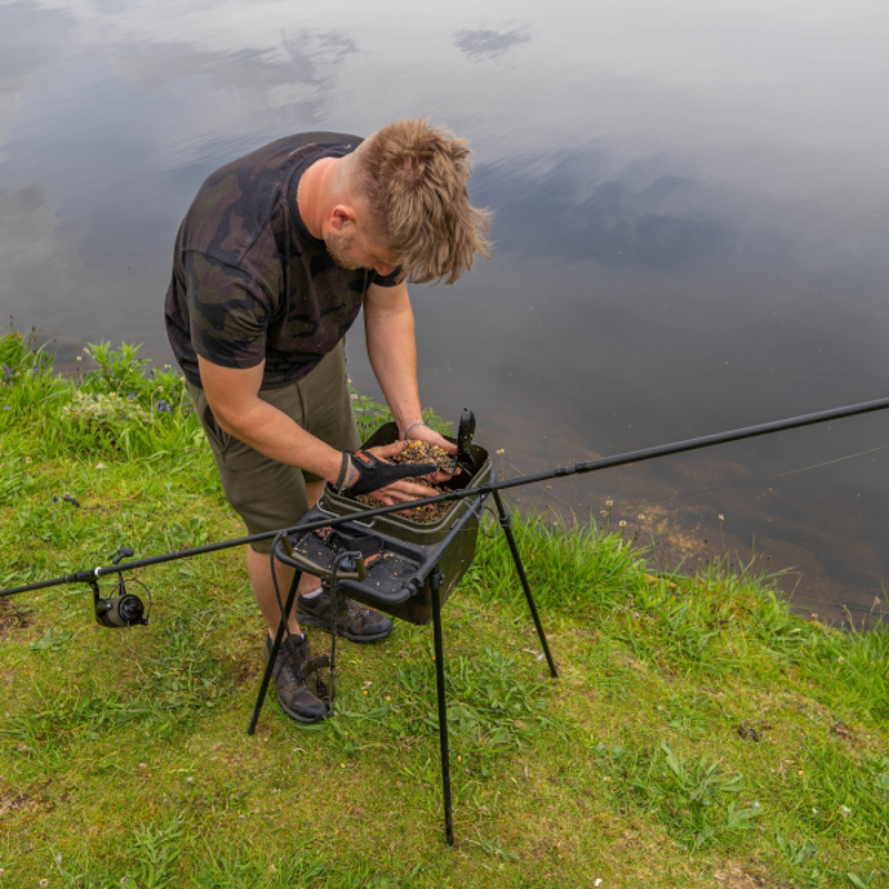 Avid Carp Bait Station